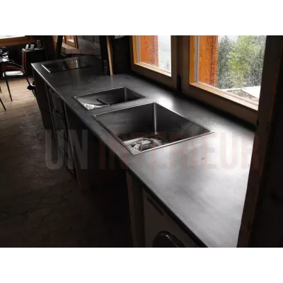 Ensemble plans de travail en zinc avec intégrations pour deux éviers et plaque - Zinc classique