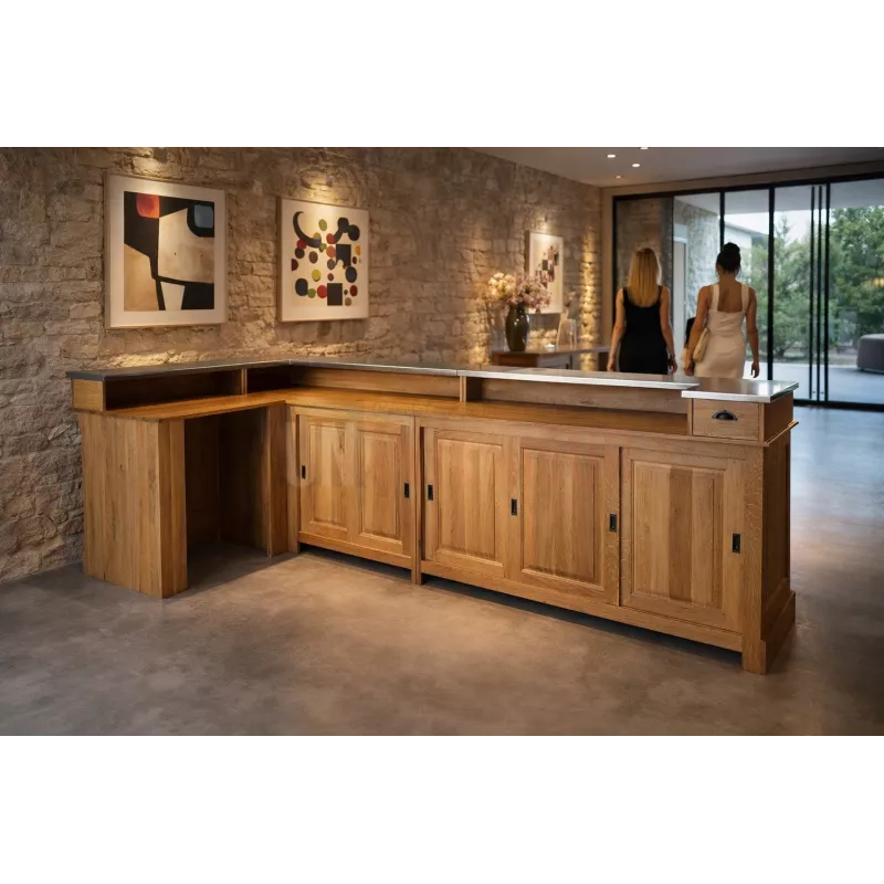 Comptoir de bar en chêne, en angle, de 300cm x 140cm avec retour à gauche et plateau zinc.