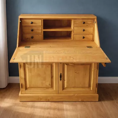 La cire anglaise rend si bien avec ce type de meuble et un fond bleu, n'est-ce pas ? "Chérie, on va acheter de la peinture ?"