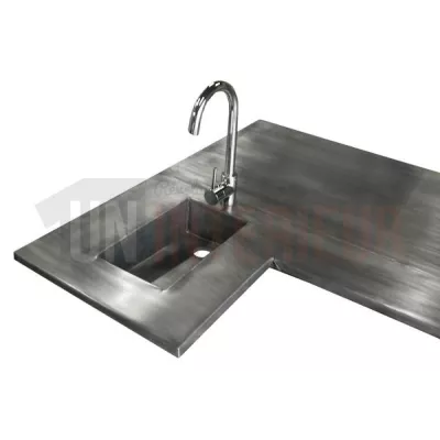 Plan de travail en zinc sur mesure avec évier frappé - Zinc gris anthracite